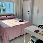 Suite Capoeiras Com Tv, Ar Quente-Frio E Sacada Em Casa Com Jardim