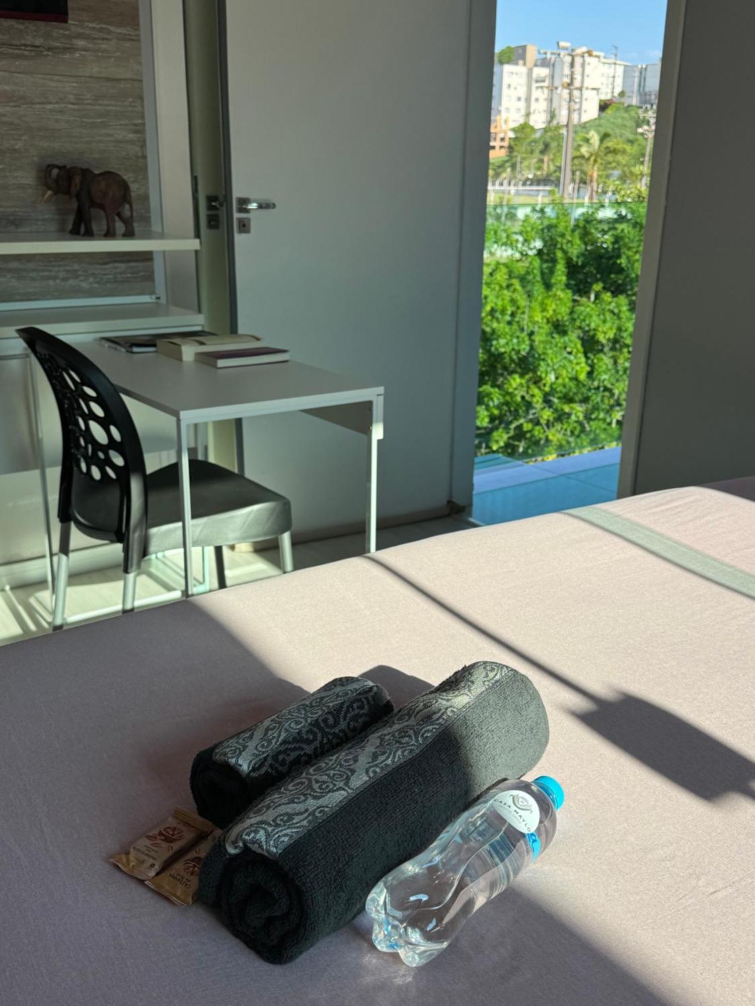 Capoeiras Com Tv, Ar Quente-frio E Sacada Em Casa Com Jardim Habitación en casa particular Florianópolis